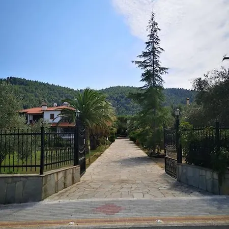 Villa Next To The Beach *